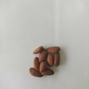 Almendra salada entera